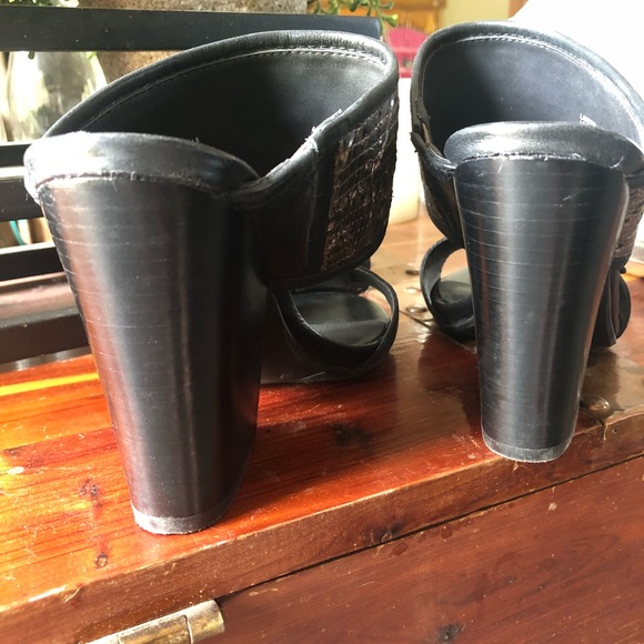 Sandals - Picture 7 of 9